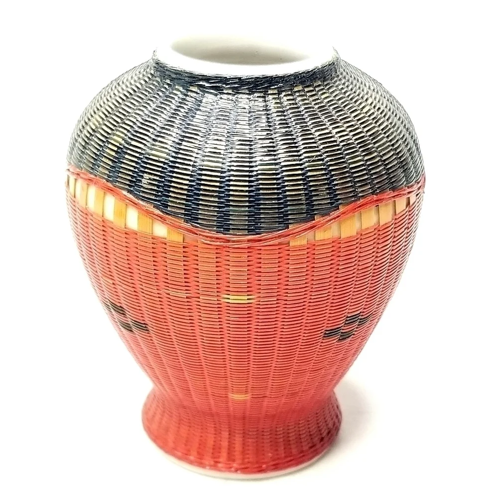 Red and Black Small Chinese Porcelain  Bamboo Wrapped Jar
